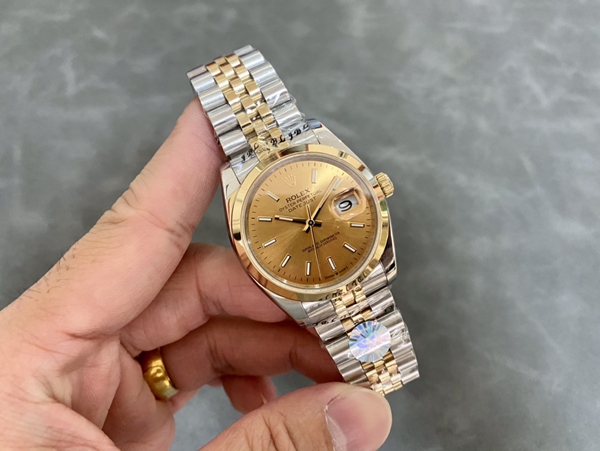 激安ロレックス着用イメージ